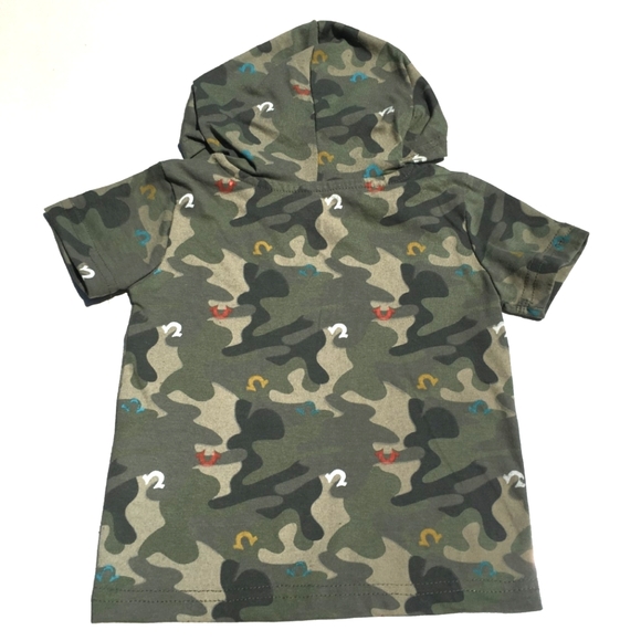 💥SOLD💥True Religion Camo Shorts Set Outfit Size 24 Months - Picture 5 of 10